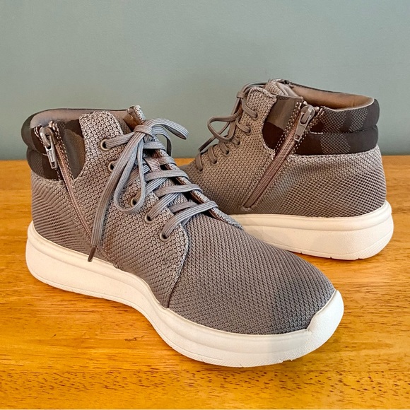 CLOUDSTEPPERS by Clarks
Washable Knit Boots - Ezera
Tie / Women’s size 7 - Picture 6 of 12